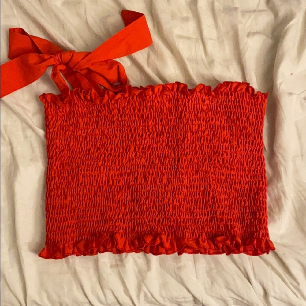 red crop top - Picture 1 of 1